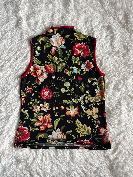 Top - Picture 2 of 4